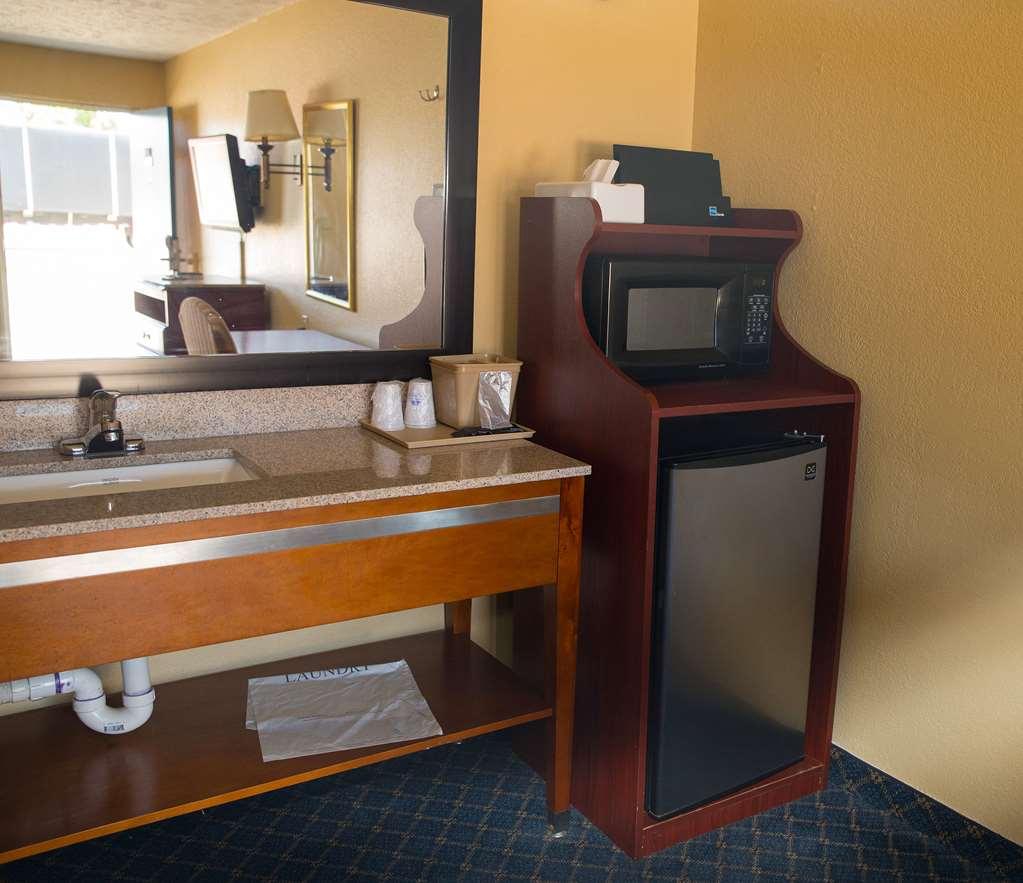 Americas Best Value Inn - Monroeville Room photo